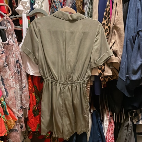 Express olive green romper. Like new✨ - Picture 3 of 5